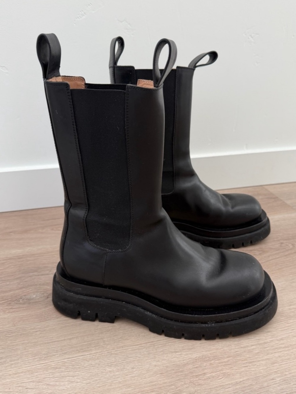 Bottega Veneta The Lug Boot Black Chelsea Boots Size 38